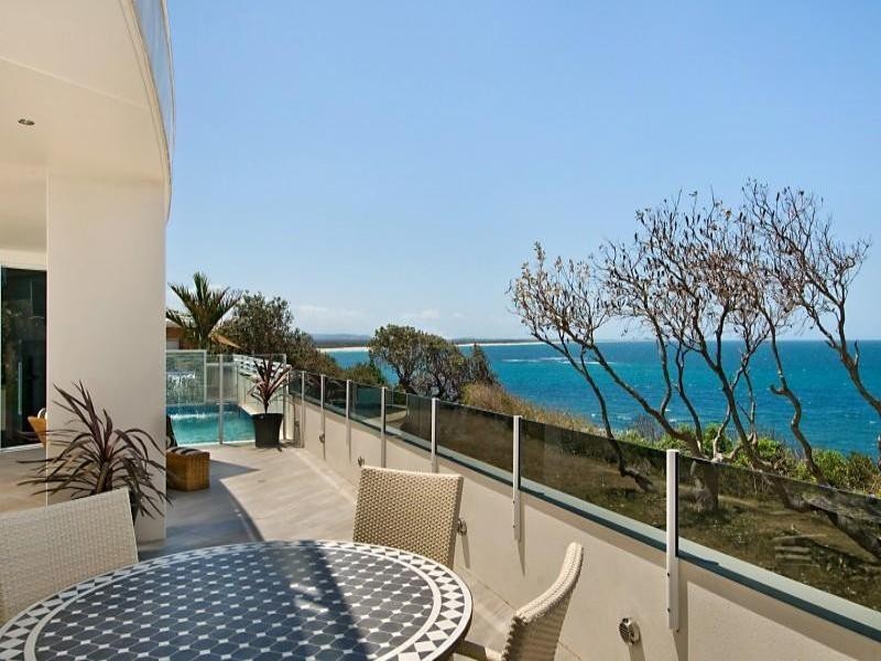 1 Mcilwraith Street, Moffat Beach QLD 4551