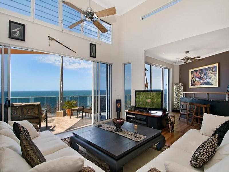 1 Mcilwraith Street, Moffat Beach QLD 4551