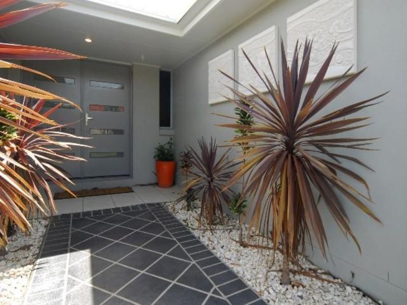 12 Heath Court, Little Mountain QLD 4551