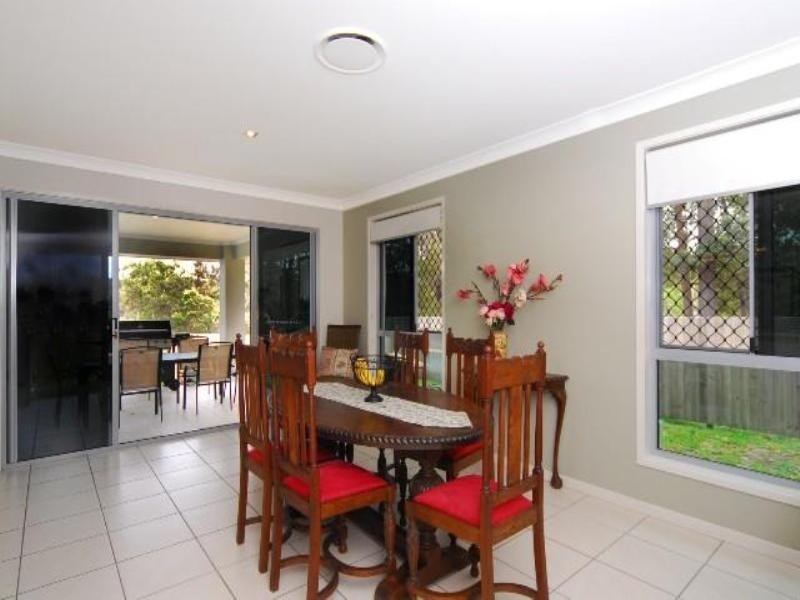 12 Heath Court, Little Mountain QLD 4551