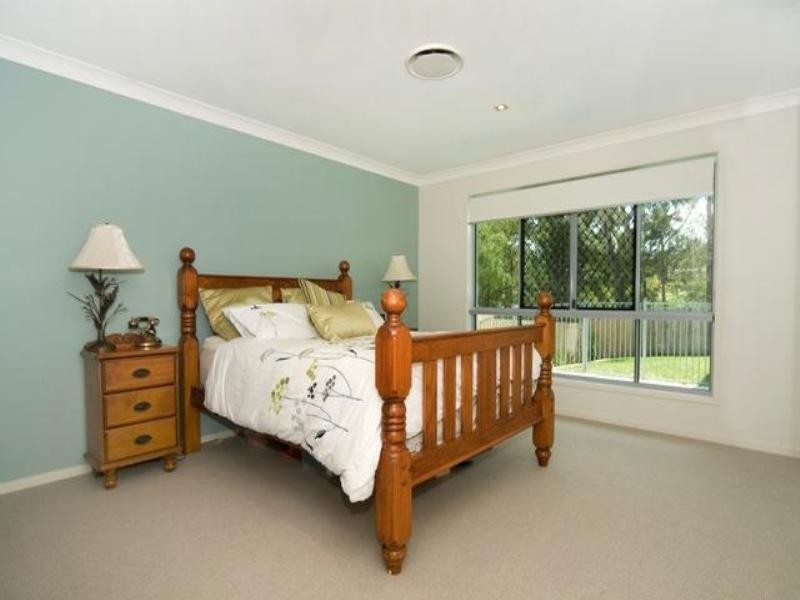 12 Heath Court, Little Mountain QLD 4551