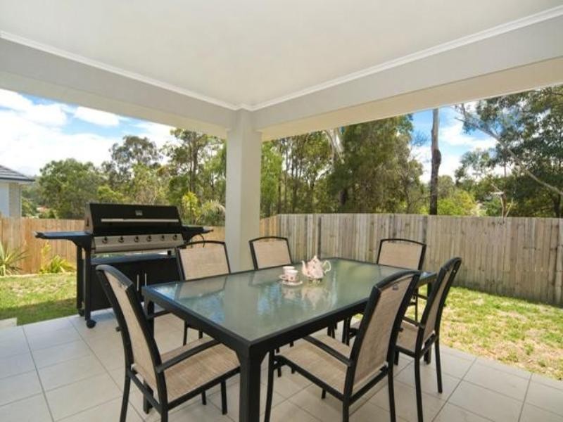 12 Heath Court, Little Mountain QLD 4551