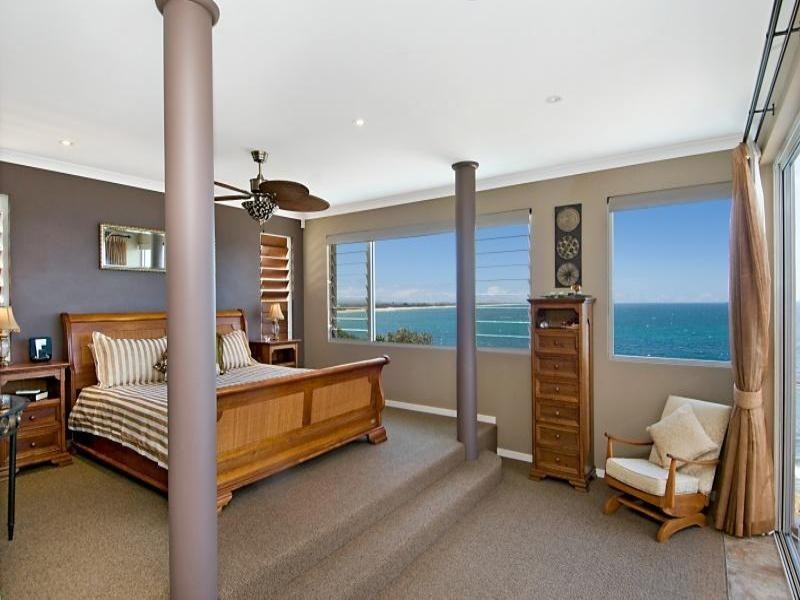 1 Mcilwraith Street, Moffat Beach QLD 4551