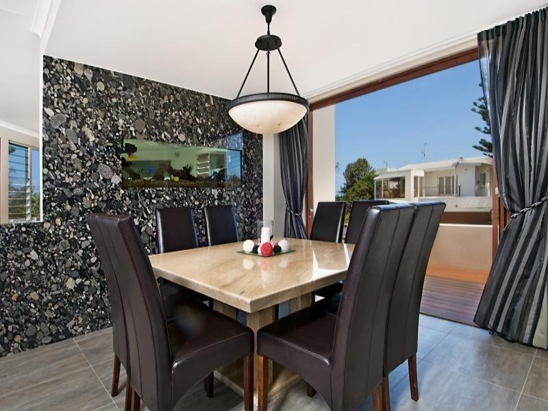 1 McIlwraith Street, Moffat Beach QLD 4551