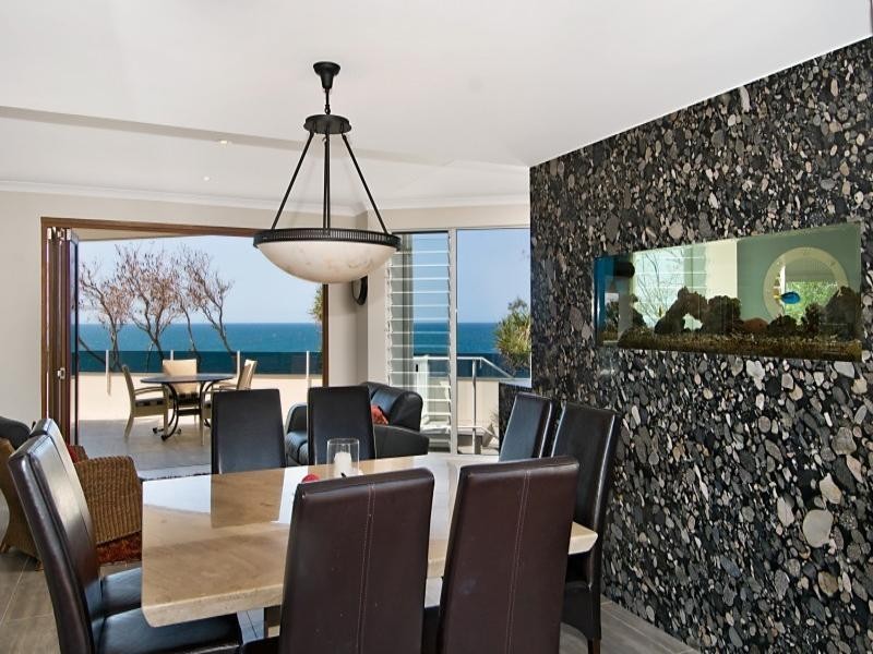 1 McIlwraith Street, Moffat Beach QLD 4551