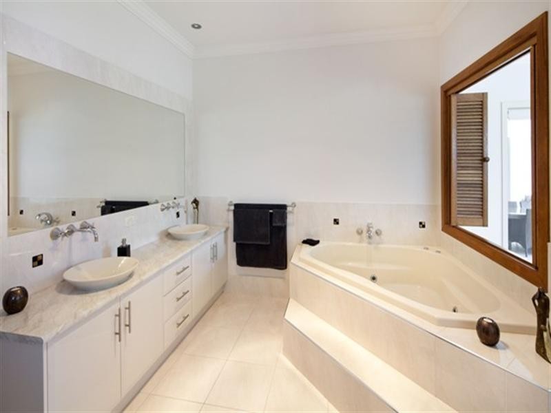 17 Francis Court, Pelican Waters QLD 4551