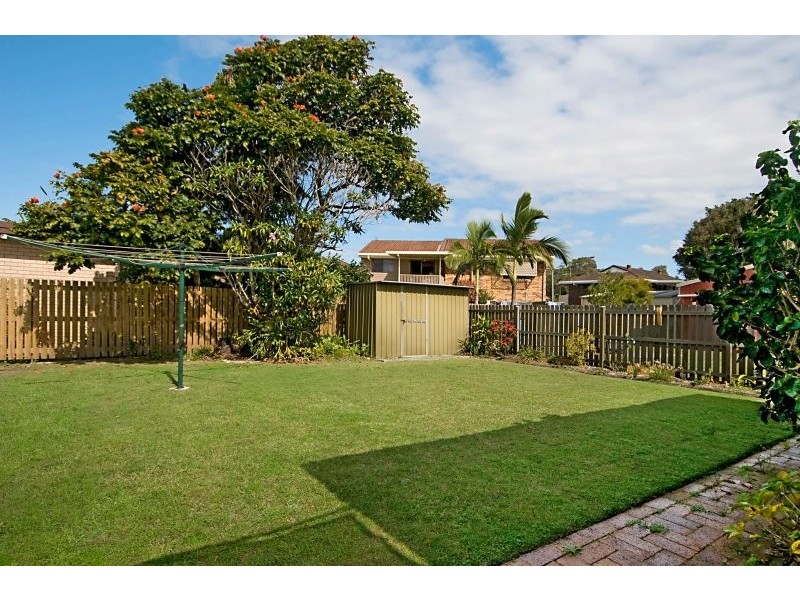 Unit 2/6 North Street, Golden Beach QLD 4551