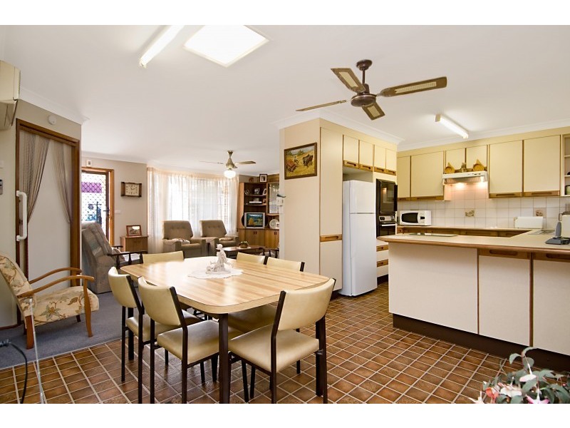 Unit 2/6 North Street, Golden Beach QLD 4551