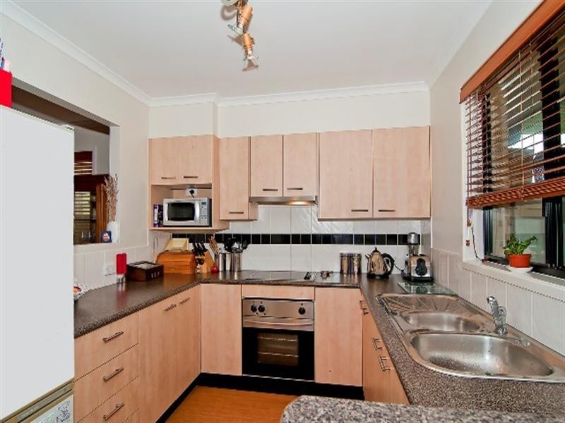 18 Rosslare Street, Caloundra West QLD 4551