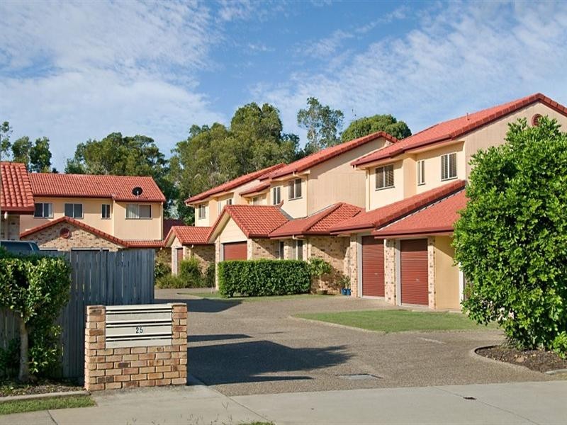 Unit 2 ‘Summer Breeze Villas’ 25 North Street, Golden Beach QLD 4551