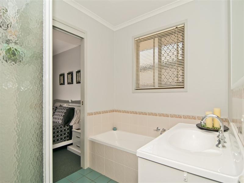 20 Rosslare Street, Caloundra West QLD 4551