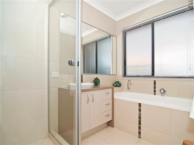 7 Lindesay Street, Caloundra West QLD 4551