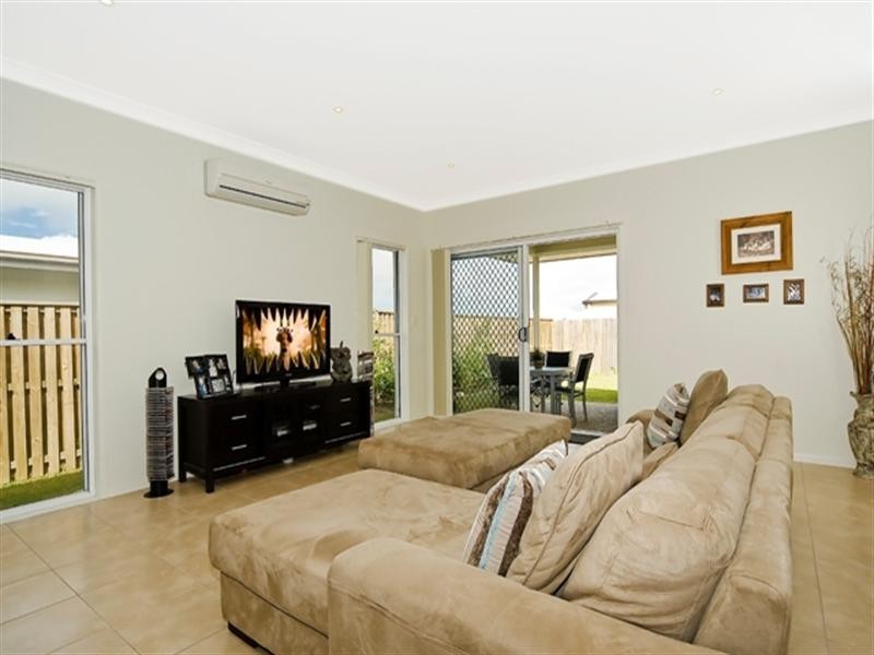 13 Eyre Place, Caloundra West QLD 4551
