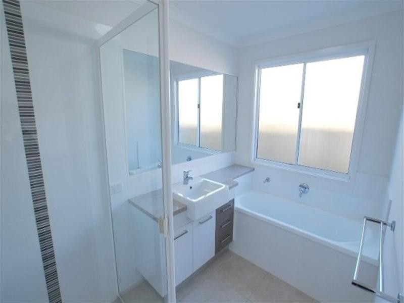 12 Cumberland Crescent, Meridan Plains QLD 4551