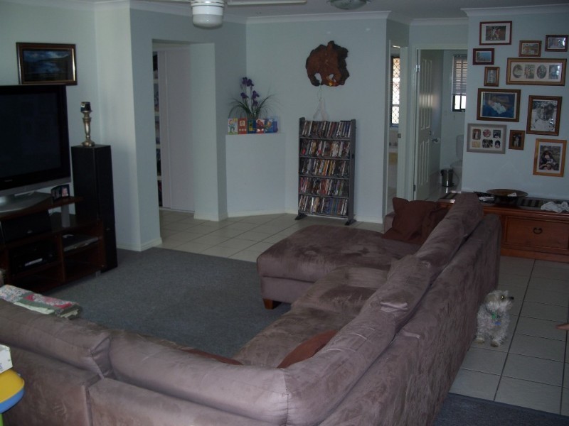 17 Links Avenue, Meadowbrook QLD 4131