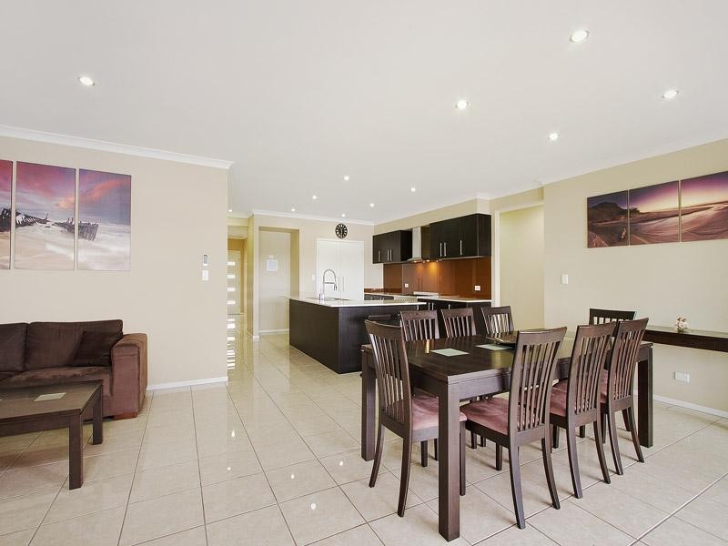 24 Lakeland Court, Loganholme QLD 4129