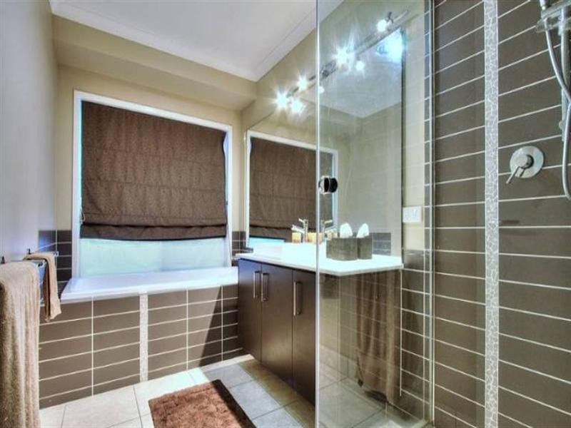 24 Lakeland Court, Loganholme QLD 4129