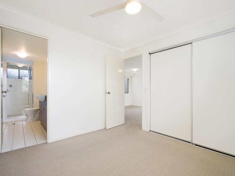 17/66 University Drive, Meadowbrook QLD 4131