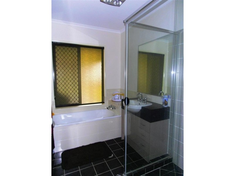 12 Lakeland Court, Loganholme QLD 4129