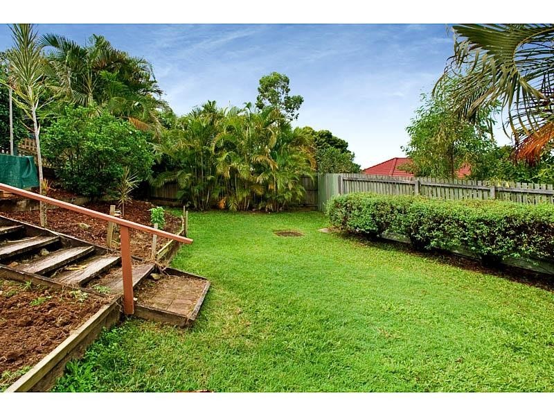 22 Tahan Crescent, Tanah Merah QLD 4128
