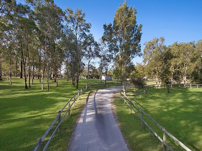 962-990 Beenleigh-Redland Bay Road, Carbrook QLD 4130