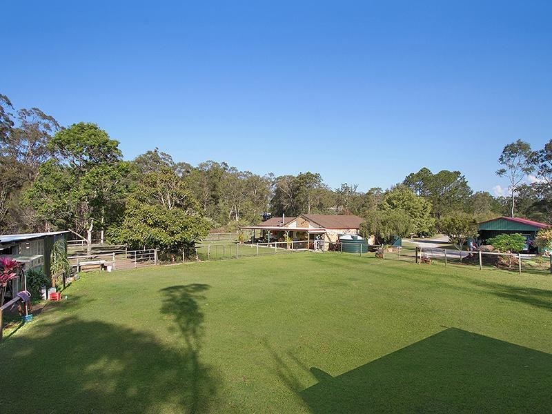 962-990 Beenleigh-Redland Bay Road, Carbrook QLD 4130