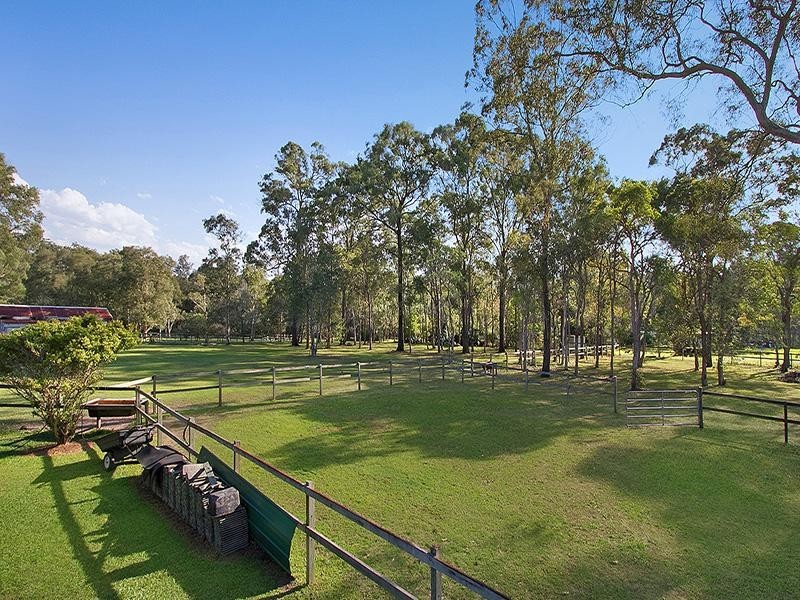 962-990 Beenleigh-Redland Bay Road, Carbrook QLD 4130