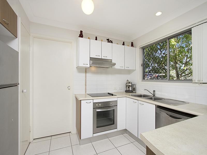 2/175 Fryar Road, Eagleby QLD 4207