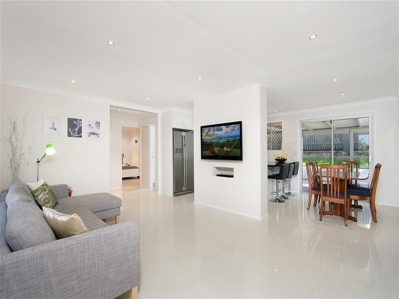 8 Belconnen Street, Rochedale South QLD 4123