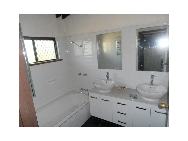 2 Loffs Road, Loganholme QLD 4129
