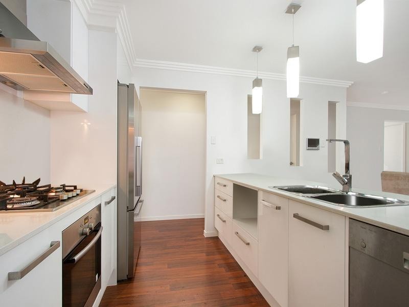 2 Range Drive, Tanah Merah QLD 4128