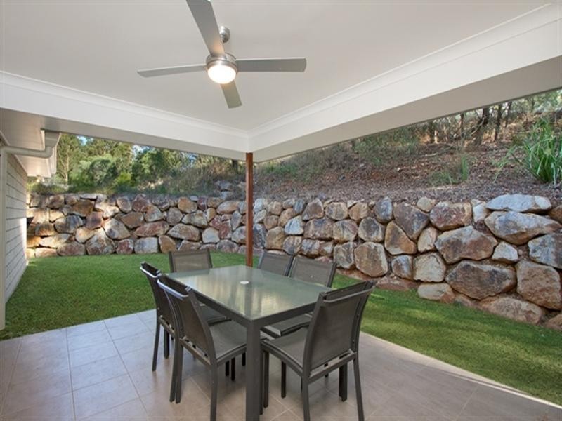 2 Range Drive, Tanah Merah QLD 4128