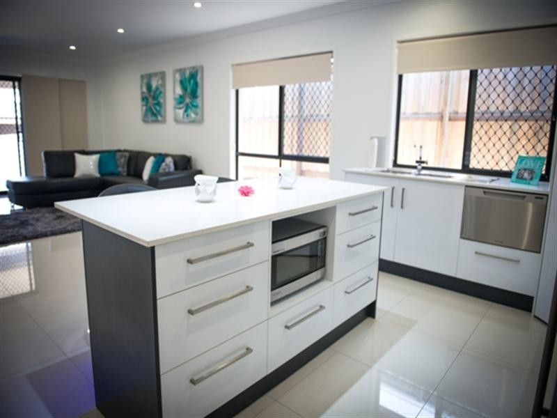 10 Carrawinya Street, Waterford QLD 4133