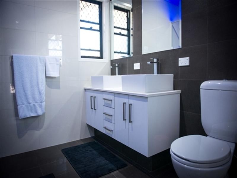 10 Carrawinya Street, Waterford QLD 4133