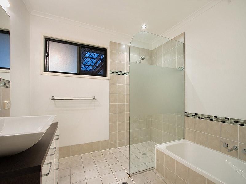 17 Coolcrest Street, Daisy Hill QLD 4127