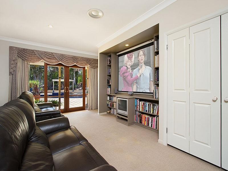 111 Solway Crescent, Carbrook QLD 4130