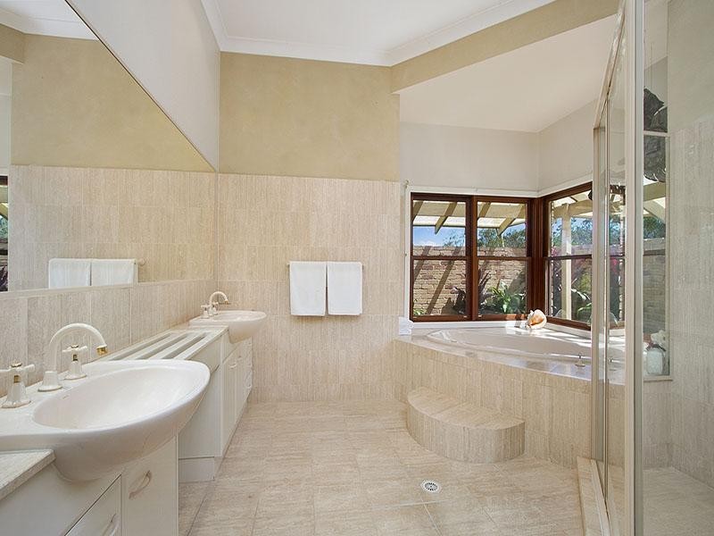 111 Solway Crescent, Carbrook QLD 4130