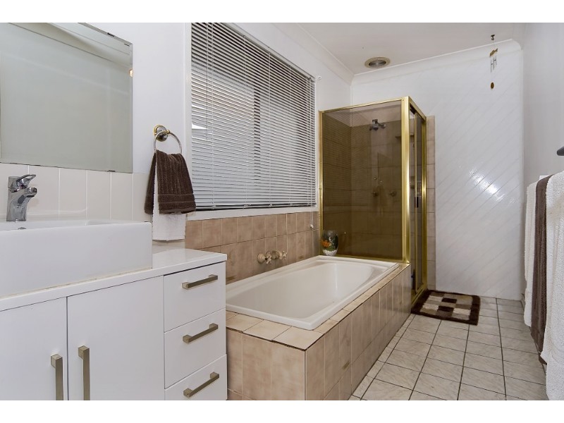 35 Narcamus Crescent, Shailer Park QLD 4128