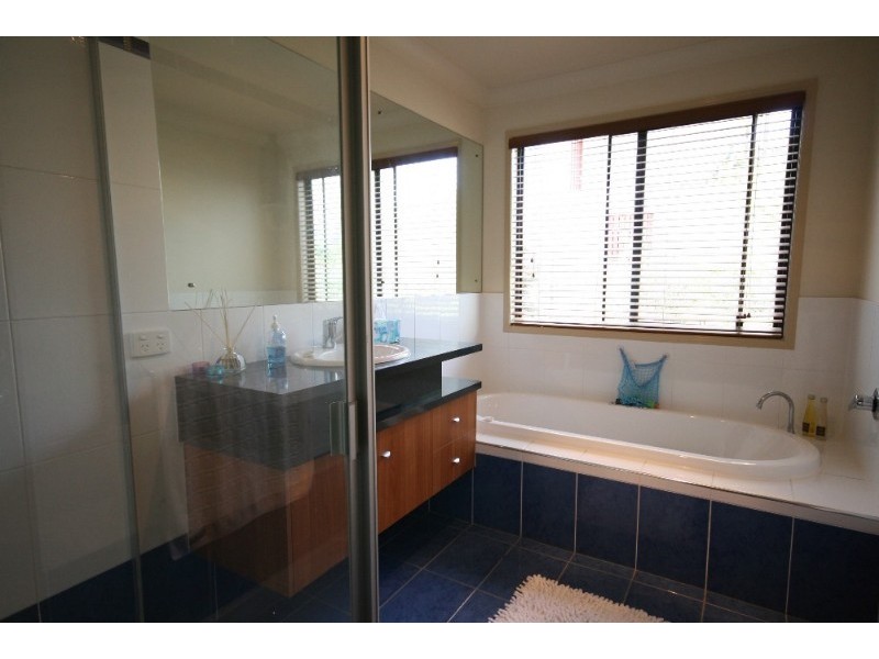 31 Jasmine Crescent, Shailer Park QLD 4128