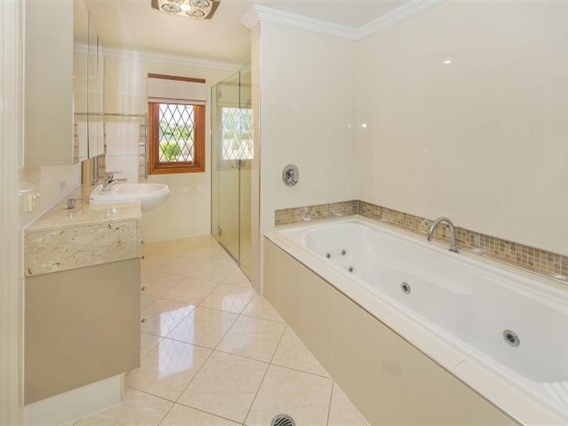 407 Springwood Road, Springwood QLD 4127