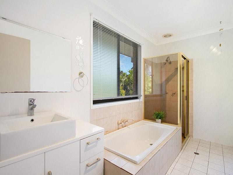 35 Narcamus Crescent, Shailer Park QLD 4128