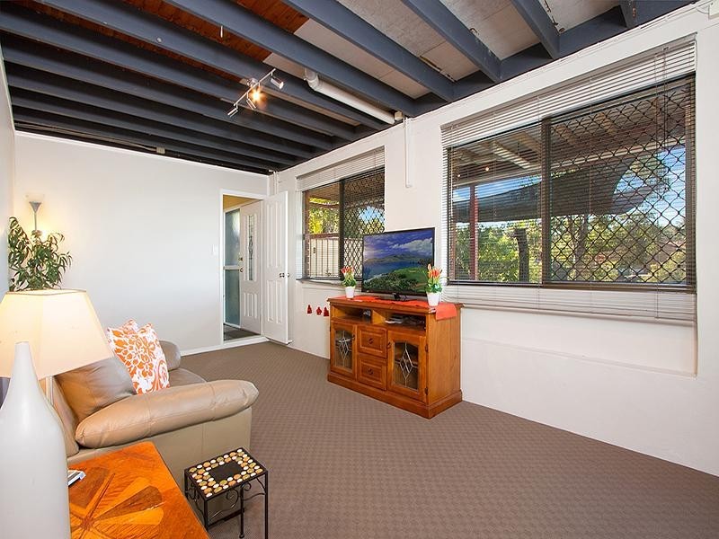 18 Adelong Road, Shailer Park QLD 4128