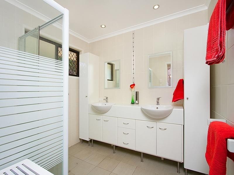 18 Adelong Road, Shailer Park QLD 4128