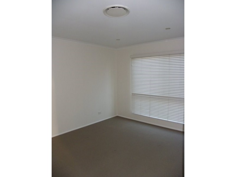 22 Tekam Crescent, Tanah Merah QLD 4128