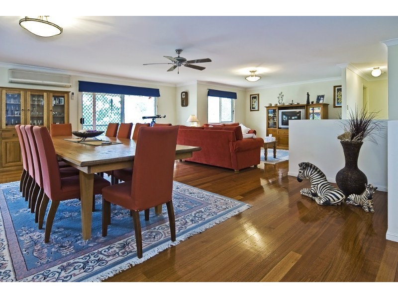 25 Bayview Drive, Tanah Merah QLD 4128
