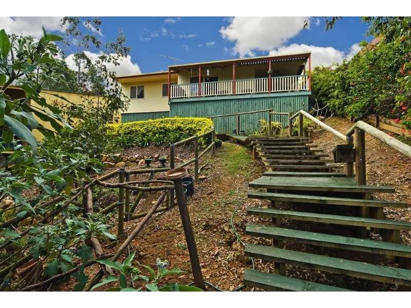 25 Bayview Drive, Tanah Merah QLD 4128
