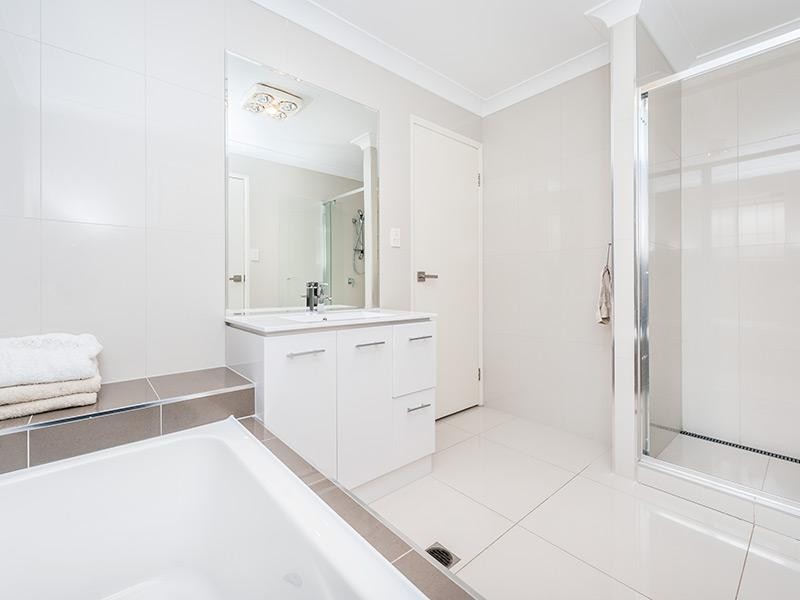 86 Edenlea Drive, Meadowbrook QLD 4131