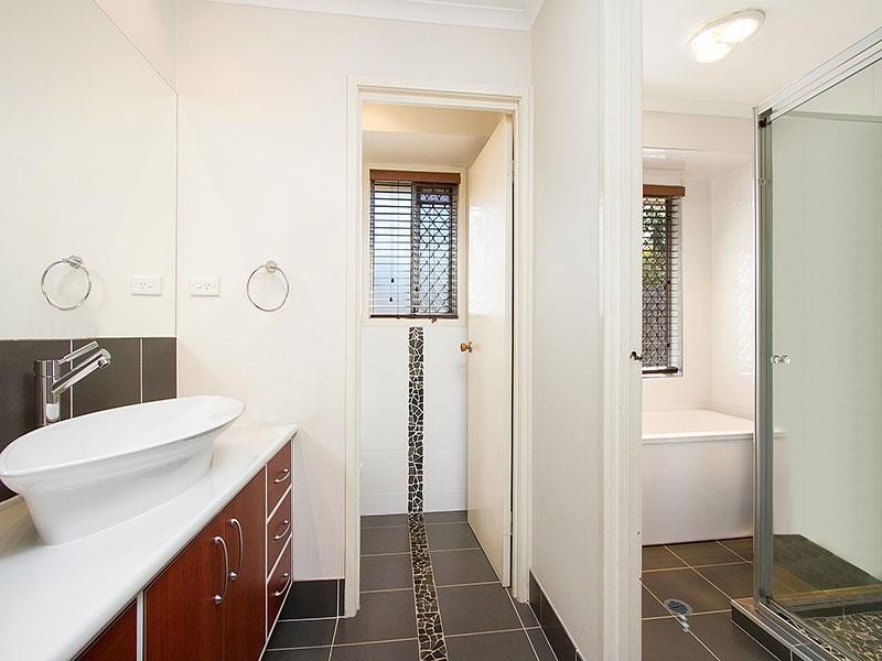 30 Oxley Circuit, Daisy Hill QLD 4127