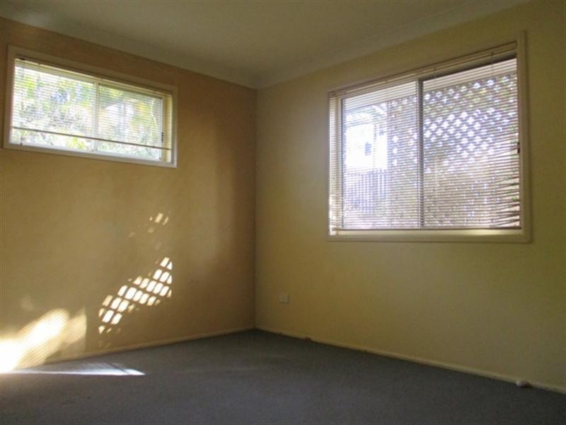 52 Dennis Road, Springwood QLD 4127