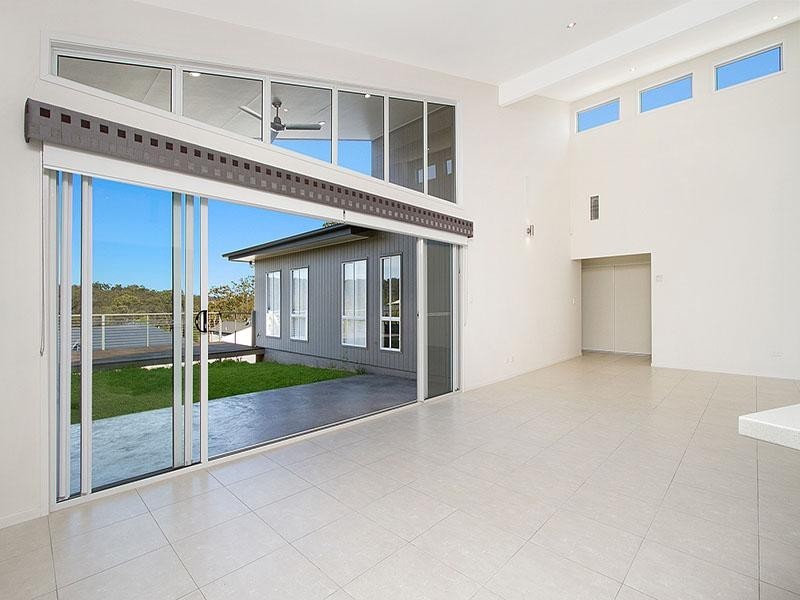 5 Dennis Vale Drive, Daisy Hill QLD 4127